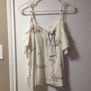 Current air nelli lattice detail cold shoulder top